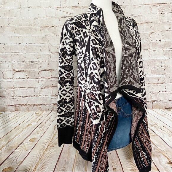 Blu Pepper Aztec cardigan sweater - Picture 1 of 5